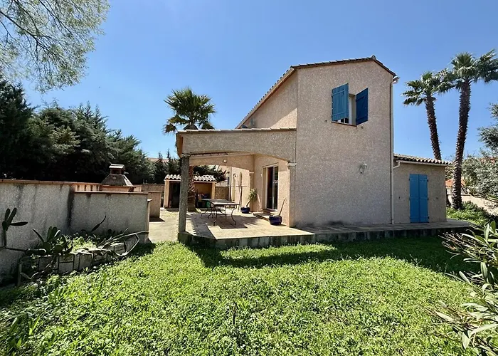 Villa Spacieuse 3 Chambres Avec Jardin, Terrasse Et Garage A Argeles Village