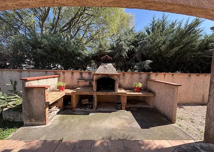 Villa Spacieuse 3 Chambres Avec Jardin, Terrasse Et Garage A Argeles Village